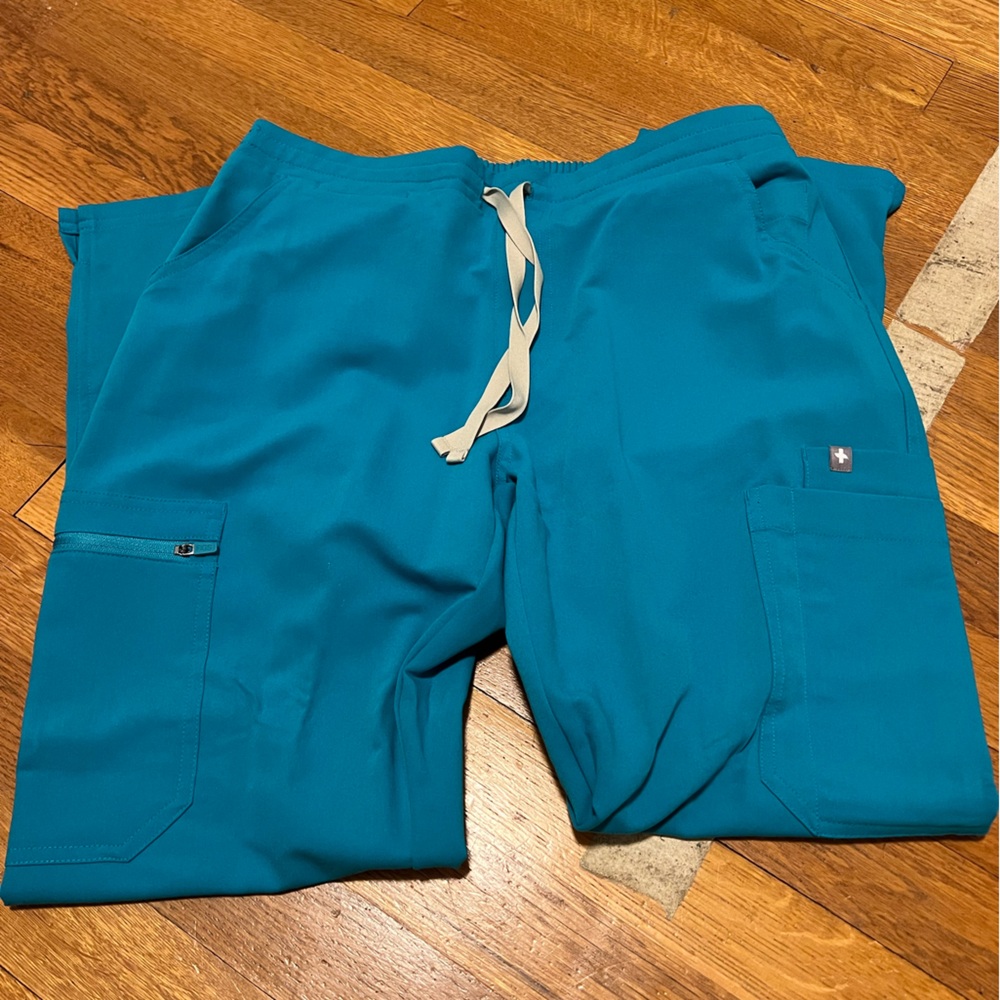 Figs Women’s Scrub Pants in Teal